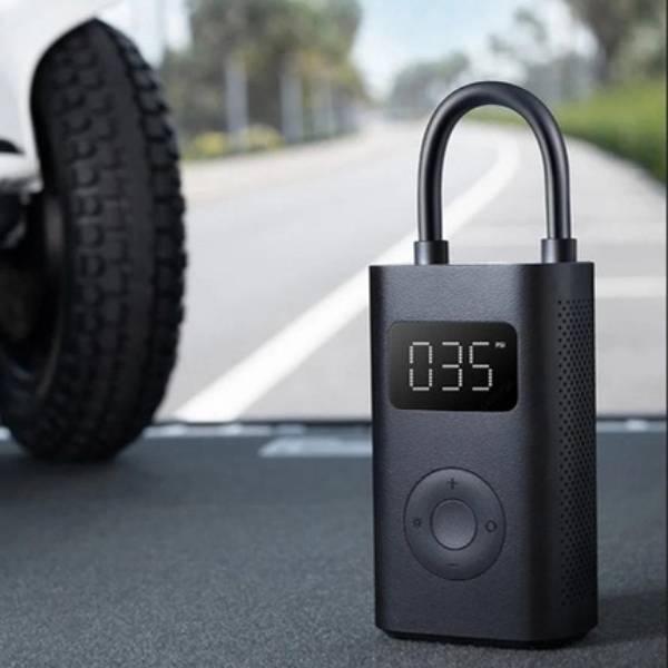 Gonfleur pneu voiture noir AirBoost