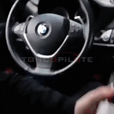 aspirateur voiture sans fil Tornado gif