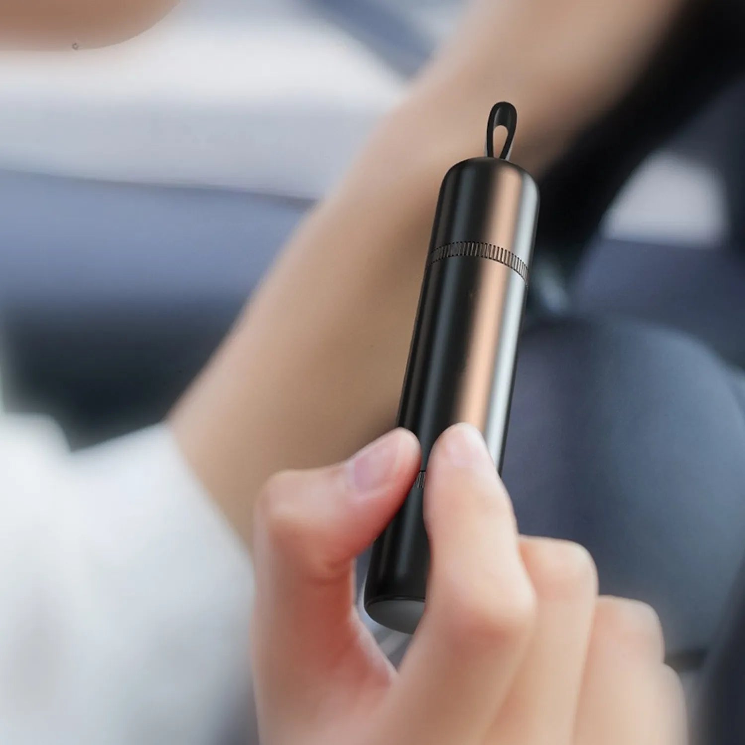 brise vitre et coupe ceinture lifesaver main