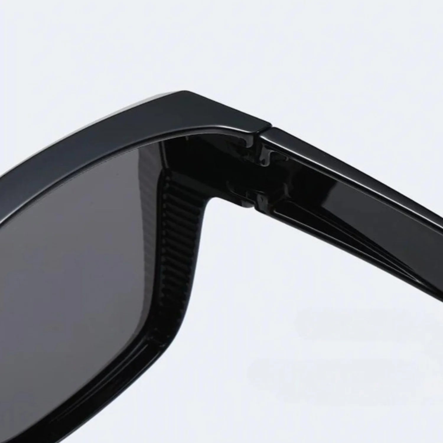 lunettes de soleil polarisees carrées PolarView