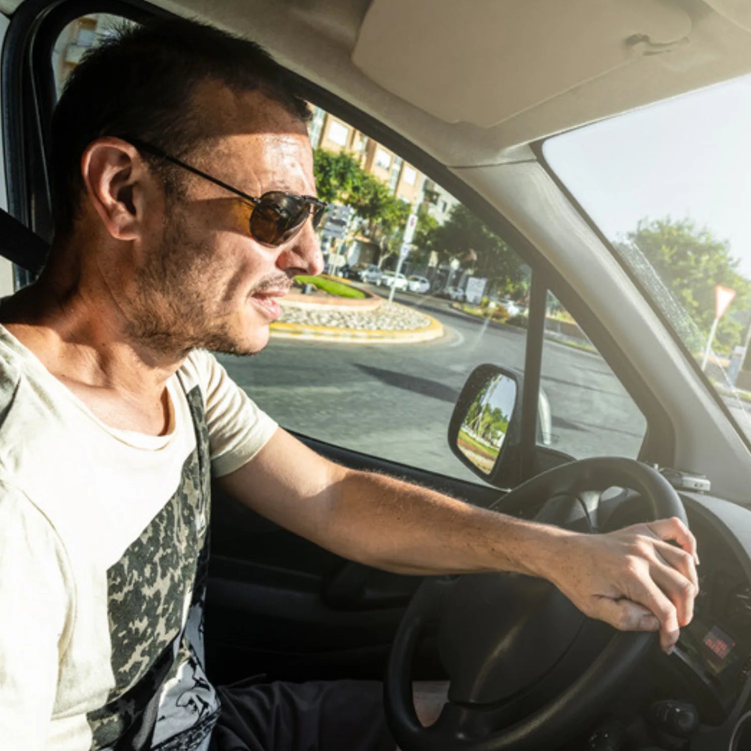 pare soleil toit ouvrant voiture conduite SunSky