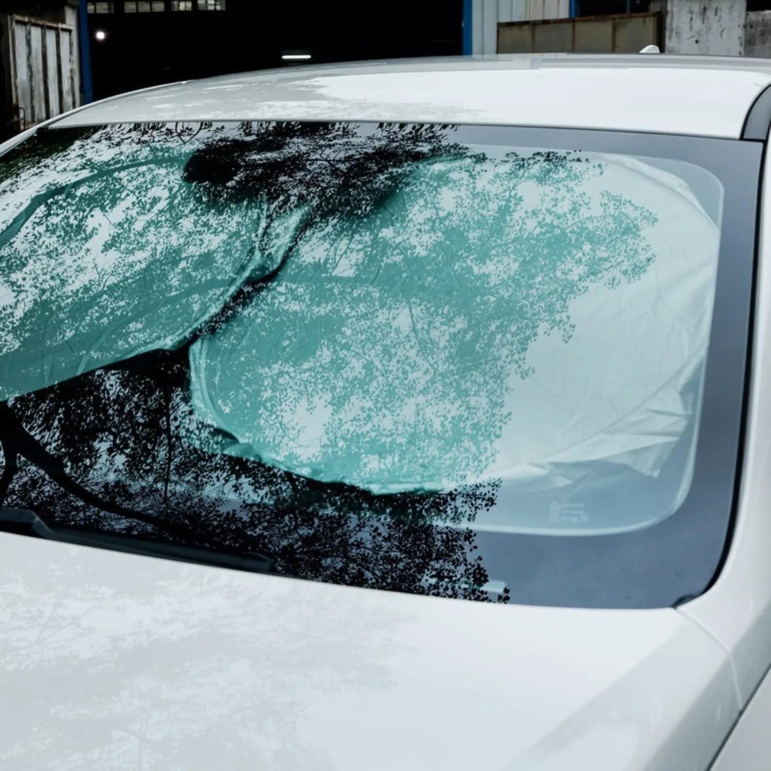 pare soleil universel pliable facile a installer SunFlex