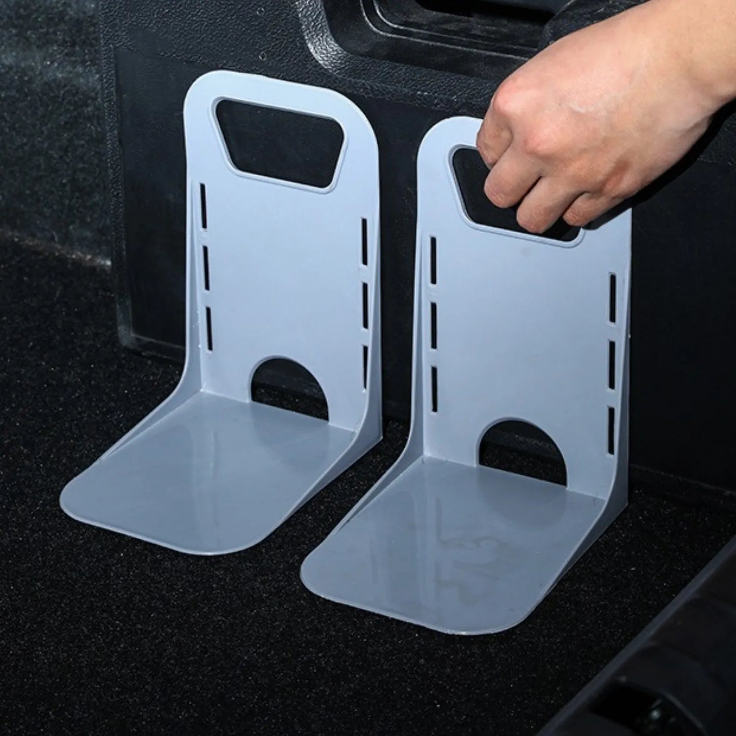 support rangement coffre voiture discret LoadFix