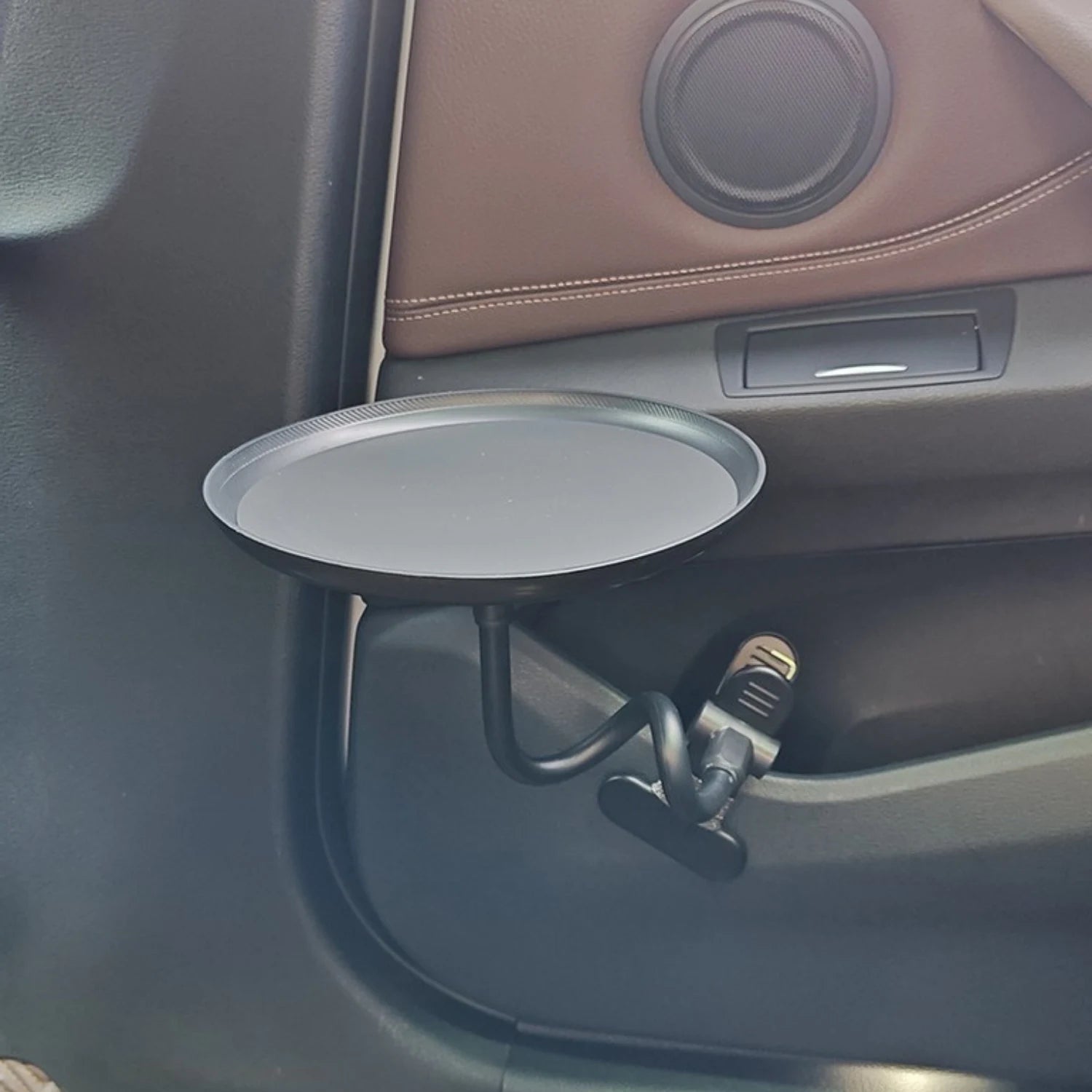 table voiture a pince portière Servant