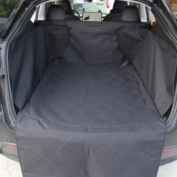 protection de coffre voiture noire CargoWrap